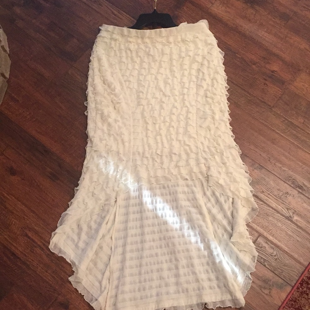 Off white high low skirt.